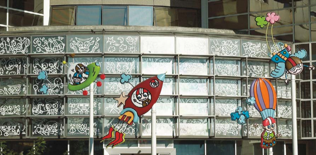 facade hôpital des enfants sans l'oeuvre de JOFO