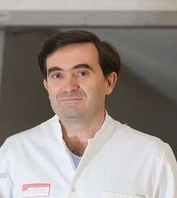 catherine-rio-infirmiere-coordonnatrice-de-greffe-et-le-docteur-julien-rogier-au-chu