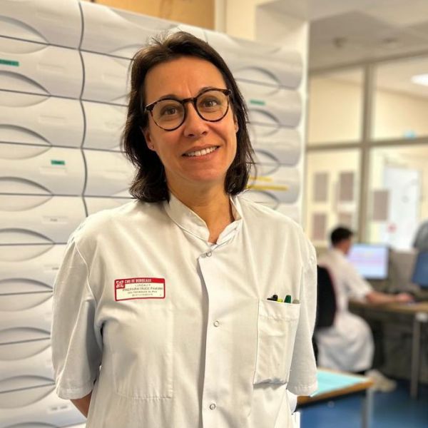 Fabienne Luneau, préparatrice en pharmacie hospitalière, référente de la rétrocession de l'hôpital Haut-Lévêque