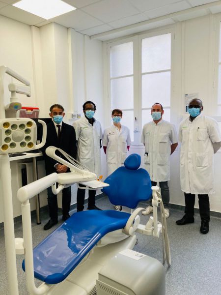 L'équipe du Pôle médecine et chirurgie bucco-dentaire du CHU de Bordeaux L'équipe du Pôle médecine et chirurgie bucco-dentaire du CHU de Bordeaux