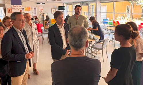 Benoit Elleboode, directeur général de l'ARS Nouvelle-Aquitaine, s'est rendu sur place pour remercier personnellement les équipes du foyer d'accueil médicalisé Alice Girou ainsi que celles du CHU de Bordeaux 
