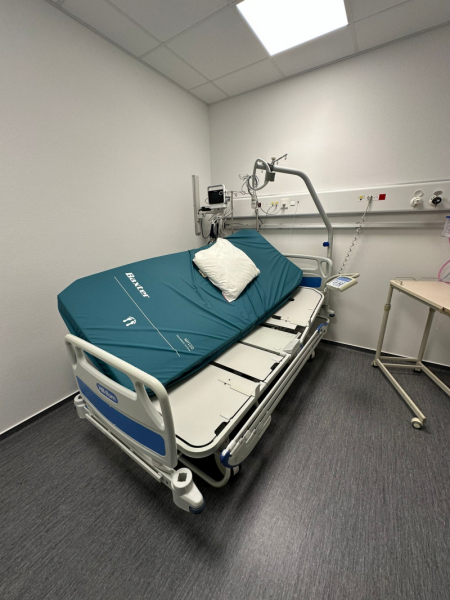 box d'hospitalisation inauguration de la nouvelle unité d'hospitalisation de courte durée des urgences de l'hôpital Saint-André