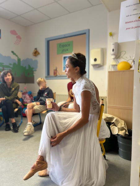Vanessa Feuillatte à l'hôpital des enfants du CHU de Bordeaux