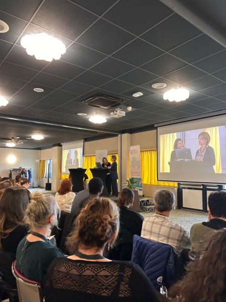 Le Professeur FATSEAS Mélina ainsi que la Chargé de mission régionale VERDIER Cécile lors de la présentation du CRC TCA de Bordeaux