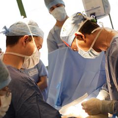 service_chir_plastique_reconstructrice_esthetique_brules_main_chu_bordeaux