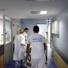 pole_urgences_adultes_samu_smur_chu_bordeaux-1444319230