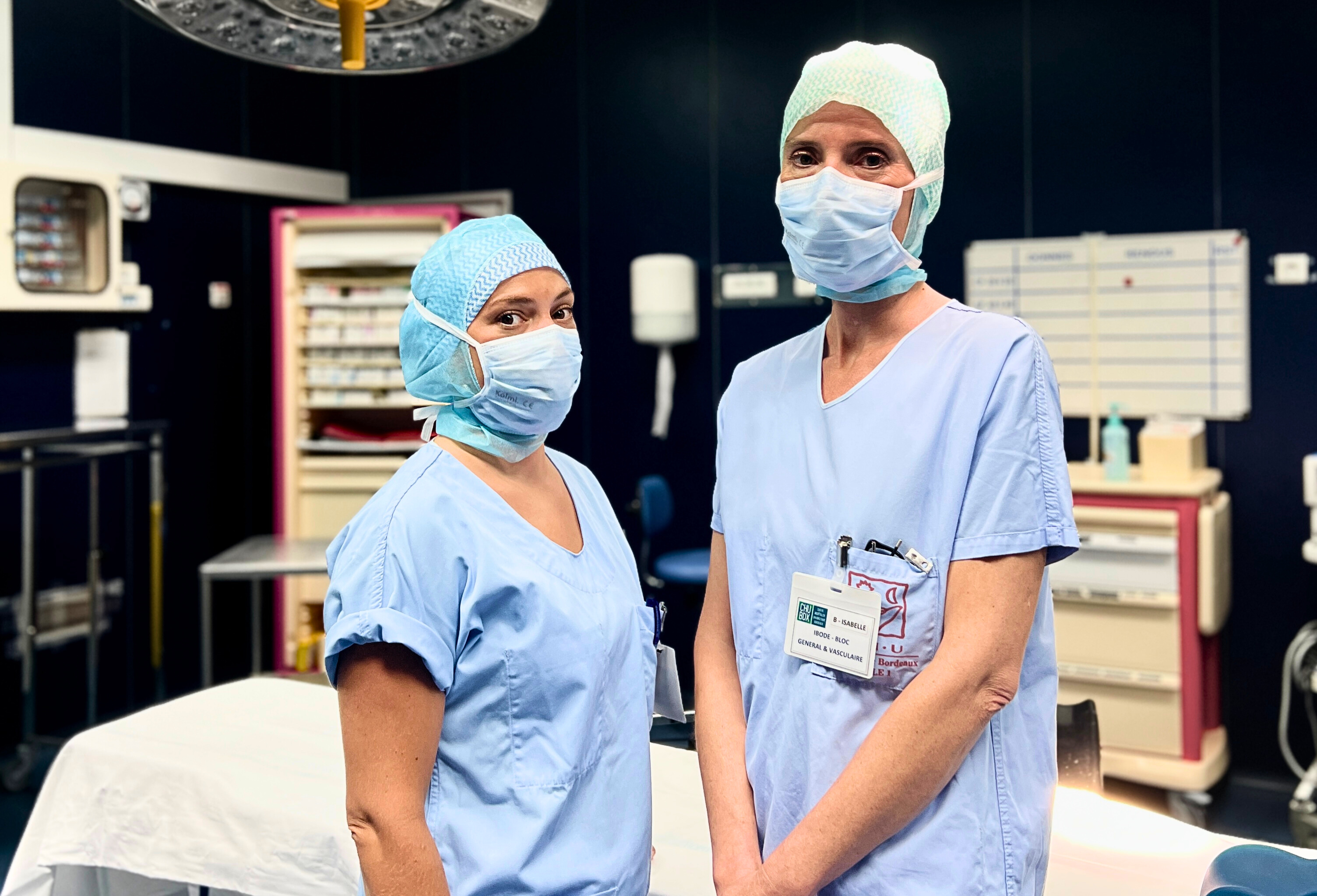Rachel et Isabelle, infirmières de bloc opératoire diplômées d'état (IBODE)